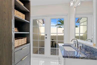 Beautifully renovated corner unit townhouse with high-end - photo 21