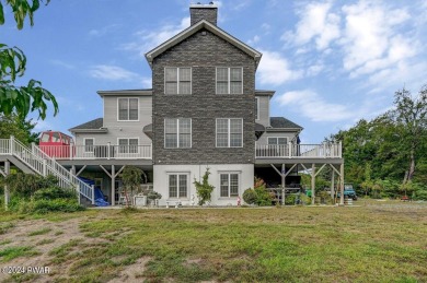 McConnell  Pond Home For Sale in Lords Valley Pennsylvania