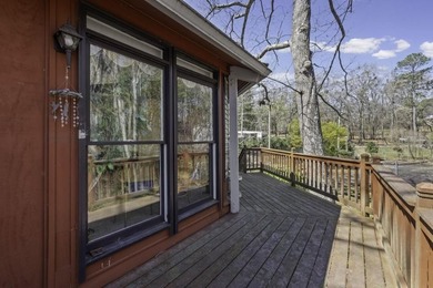 Welcome to your retro lakefront retreat on beautiful Lake - photo 6
