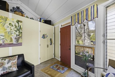 Welcome to your retro lakefront retreat on beautiful Lake - photo 8