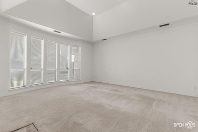 The heart of the home has a whole new look! This beautiful home - photo 11
