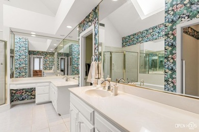 The heart of the home has a whole new look! This beautiful home - photo 24