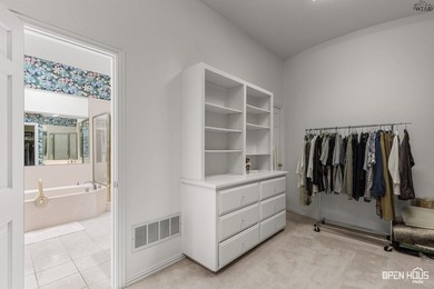 The heart of the home has a whole new look! This beautiful home - photo 26