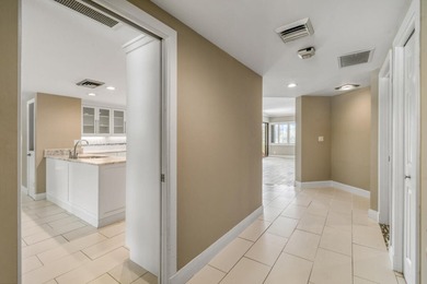 Luxurious Move-in Ready, Updated Waterfront Condo in Harbor - photo 7