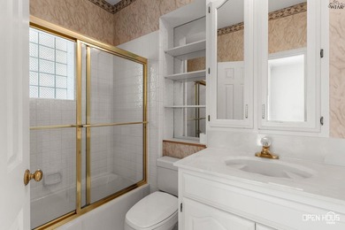 The heart of the home has a whole new look! This beautiful home - photo 30