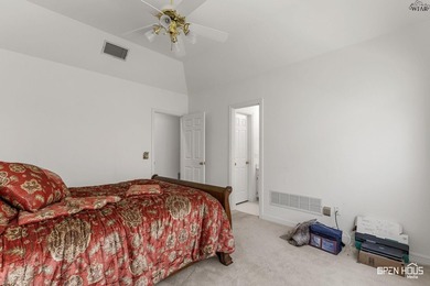 The heart of the home has a whole new look! This beautiful home - photo 32