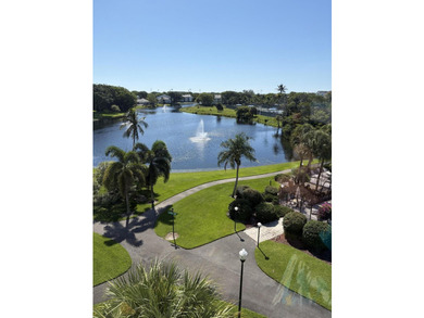 The waterfront views of this penthouse level Lakeside - photo 3