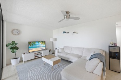 The waterfront views of this penthouse level Lakeside - photo 4