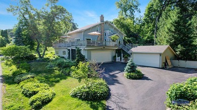 (private lake, pond, creek) Home For Sale in Barrington Illinois