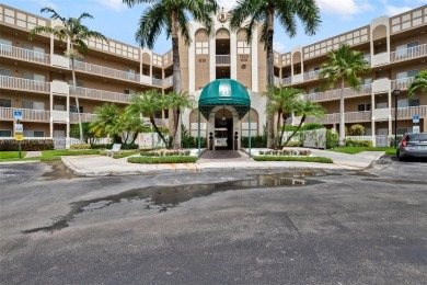 Lake Condo For Sale in Tamarac, Florida