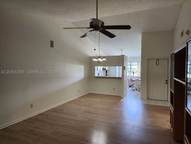 Beautifully updated one-story townhouse featuring 2 bedrooms, 2 - photo 11