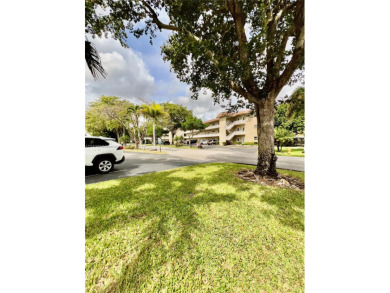 Lakes at Inverrary Golf Resort  Condo For Sale in Lauderdale Lakes Florida