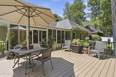 Tucked away in the desirable Barrington Hall golf course - photo 36