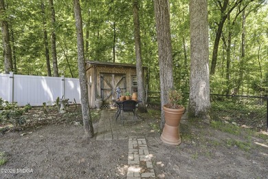 Tucked away in the desirable Barrington Hall golf course - photo 39