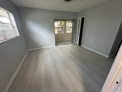 Beautiful and bright corner unit renovated overlooking the - photo 6