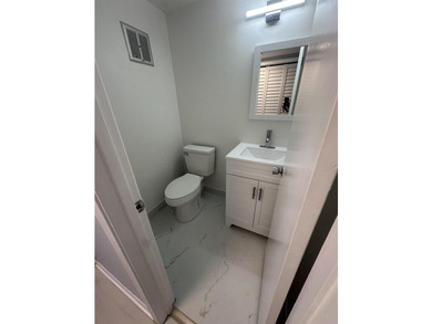 Beautiful and bright corner unit renovated overlooking the - photo 9