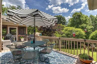 Beautifully updated ranch home where golf course views, lake - photo 17