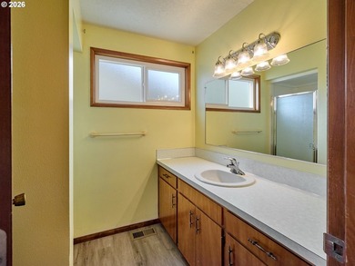 Located in the sought-after Woodburn Senior Estates, this home - photo 17
