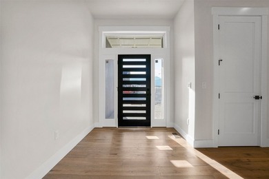 Stunning NEW CONSTRUCTION Home with Panoramic Views in a Prime - photo 18