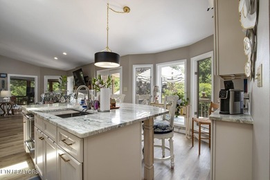 Beautifully updated ranch home where golf course views, lake - photo 21