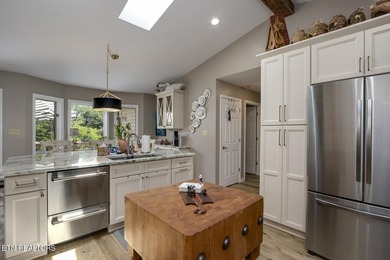 Beautifully updated ranch home where golf course views, lake - photo 23
