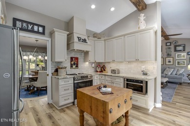Beautifully updated ranch home where golf course views, lake - photo 24