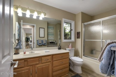 Beautifully updated ranch home where golf course views, lake - photo 40