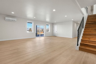 Stunning NEW CONSTRUCTION Home with Panoramic Views in a Prime - photo 44