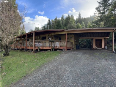 Lake Home For Sale in Azalea, Oregon