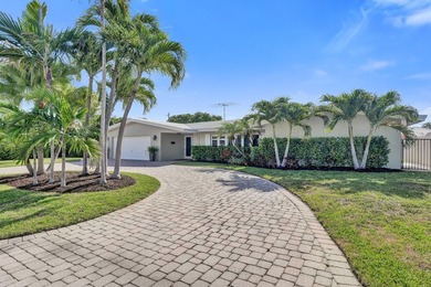 True 4 bedroom, 3 bath pool home in Coral Ridge Country Club - photo 3