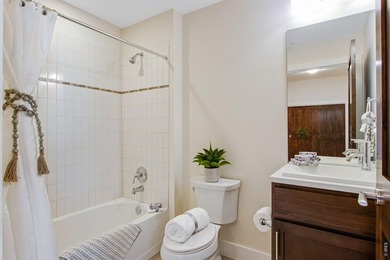Experience contemporary downtown living at 204 Maple St, Unit - photo 21