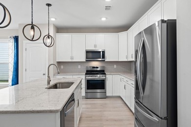 Better than new, this 3-bedroom, 2-bath home with a flexible - photo 22