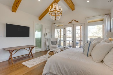 Stunning, magazine-worthy Lake Weatherford retreat. Designed for - photo 22