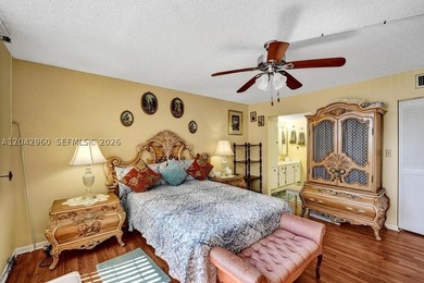 SPACIOUS & IMMACULATELY KEPT 2 BED, 2 BATH UNIT WITH IMPACT - photo 8