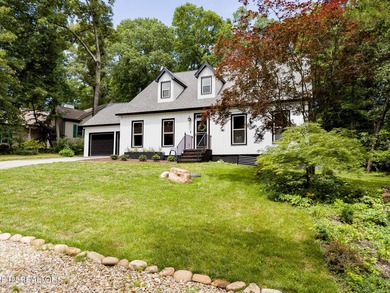 Welcome to this totally renovated, move-in ready 5 bedroom, 3 - photo 2