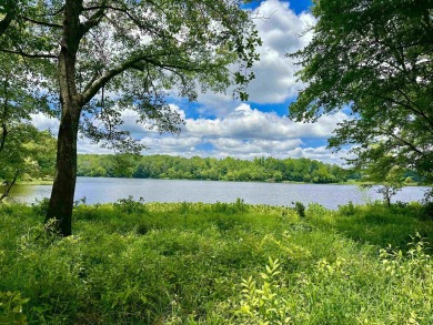 (private lake, pond, creek) Acreage For Sale in Medon Tennessee