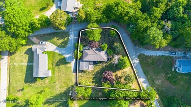 Prime Kingston Location with Seasonal Lake Views & Timeless - photo 2
