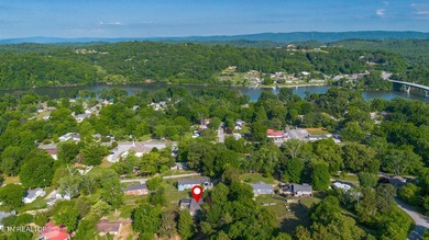 Prime Kingston Location with Seasonal Lake Views & Timeless - photo 7