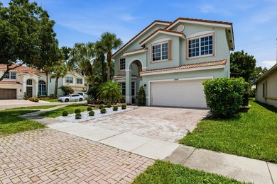Immaculate, move-in ready 5-bed plus loft home on a prime corner - photo 1