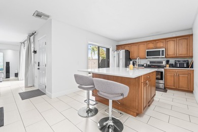 Beautiful 2-bedroom, 2 full and 1 half-bath home in a tranquil - photo 13