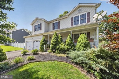 Welcome To This Beautifully Maintained 4 Bed, 2.5 Bath Colonial - photo 2