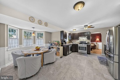 Welcome To This Beautifully Maintained 4 Bed, 2.5 Bath Colonial - photo 4