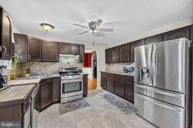 Welcome To This Beautifully Maintained 4 Bed, 2.5 Bath Colonial - photo 6