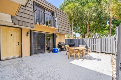 Beautiful 2-bedroom, 2 full and 1 half-bath home in a tranquil - photo 53