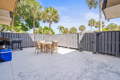 Beautiful 2-bedroom, 2 full and 1 half-bath home in a tranquil - photo 55