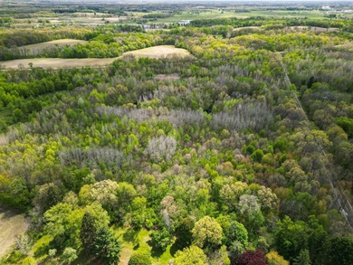 Discover the perfect blend of privacy, natural beauty, and - photo 10