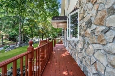 Space, sunlight and the Lake Hopatcong lifestyle come together - photo 10