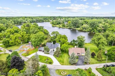 Morris Lake Home For Sale in West Bloomfield Michigan