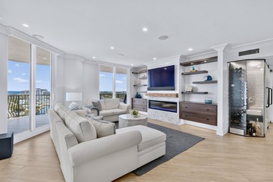 Ideally situated between the ocean and the Intracoastal, this - photo 5