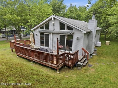 Welcome to this Charming, low-maintenance retreat located in a - photo 3
